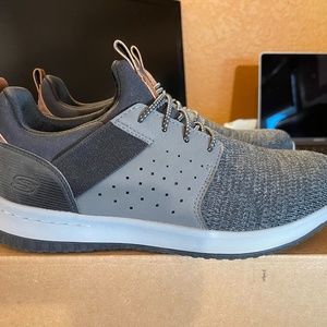 Skechers Mens Delson Camben SN65474/bkgy Slip-on Sneaker US Size10.5